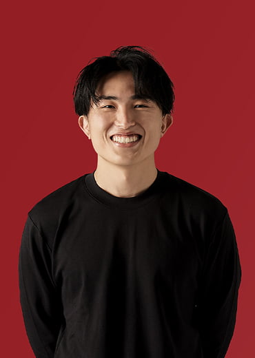 笑顔の男性社員のポートレート写真